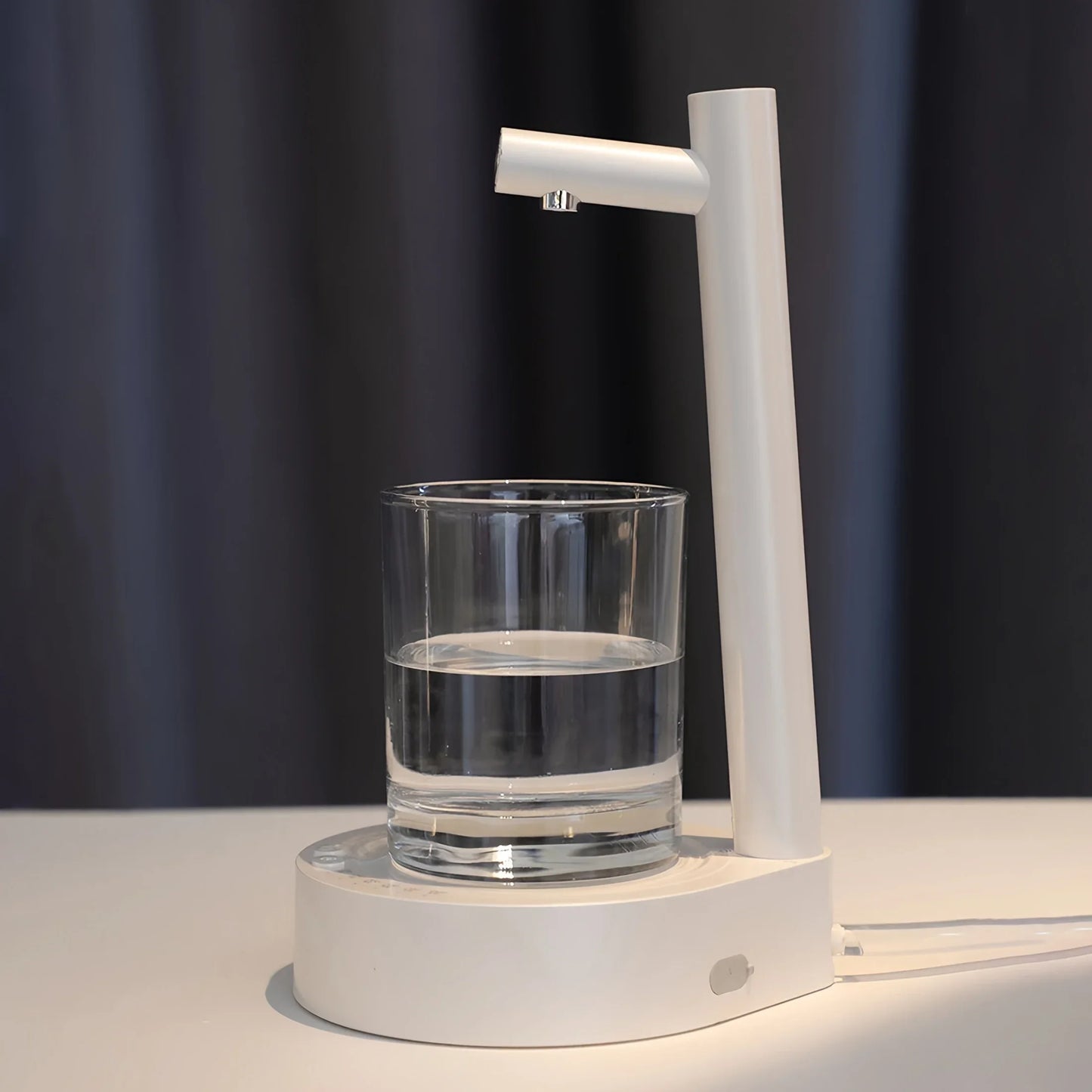 Intelligent desktop water dispenser, universal Type-C charging for desktop water dispensers, used for home office camping trips