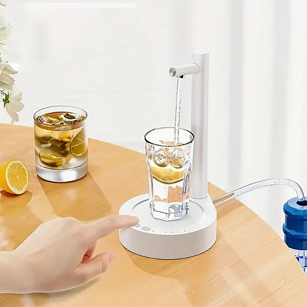 Intelligent desktop water dispenser, universal Type-C charging for desktop water dispensers, used for home office camping trips